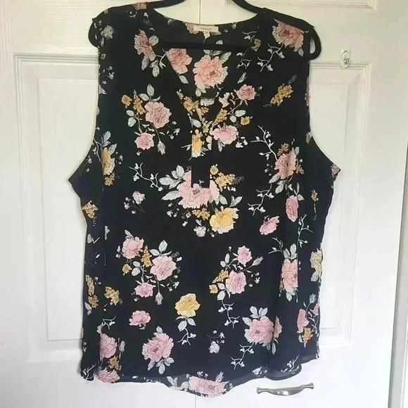 Maurices Plus  Size Floral Button Front Tank Size 3 - Picture 1 of 11